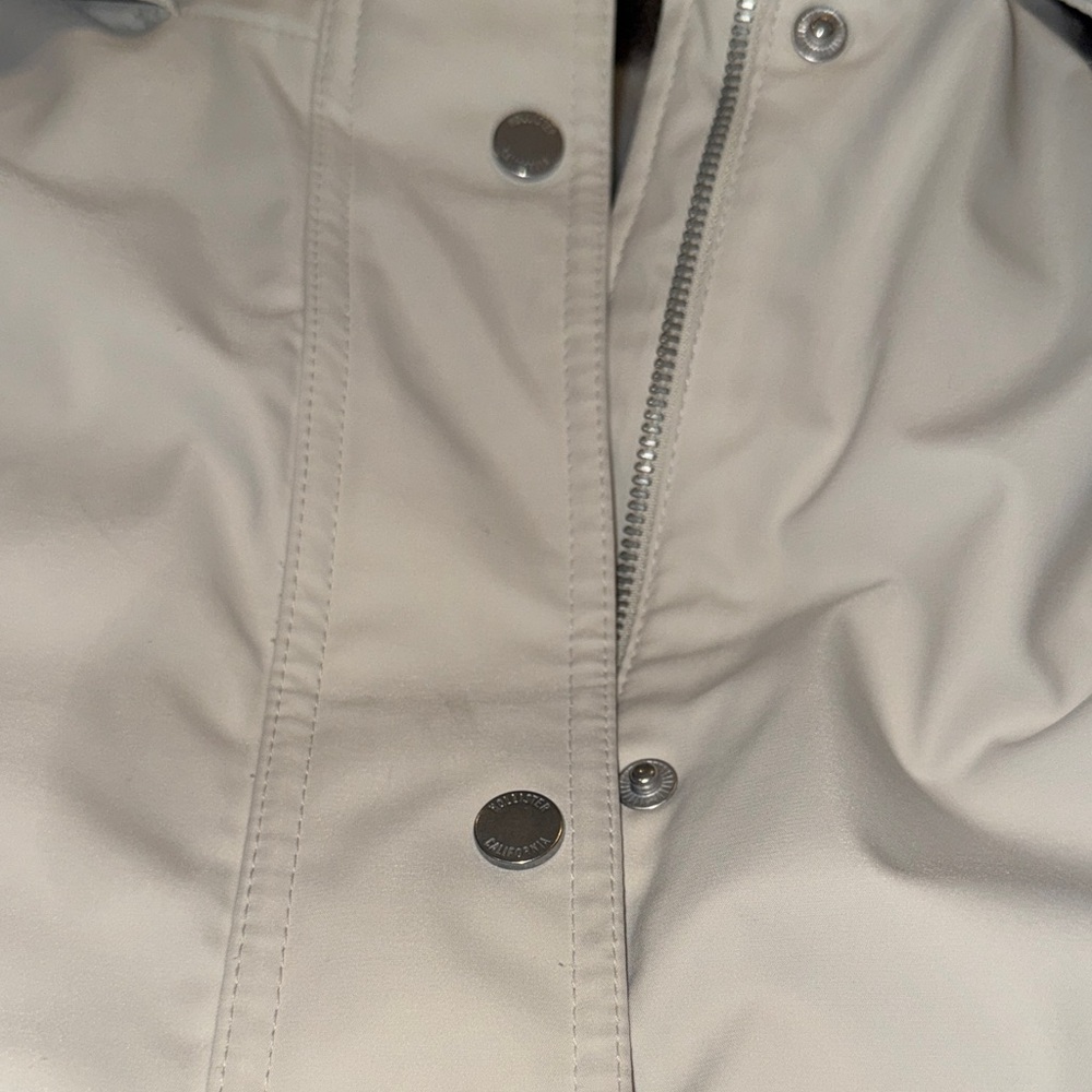 Hollister Cream Bomber Jacket with Faux Fur Hood Sz M - Picture 16 of 16